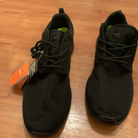 NIKE Rosherun Running Walking Shoes Women’s Size 11 Black - Picture 3 of 13